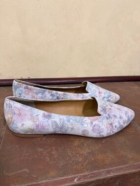 New! Trotters Harlowe Ballet Flats in the "Floral Multi" colorway